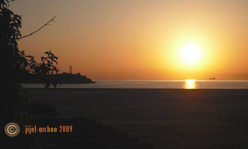 Le phare de Boudis au lever de soleil